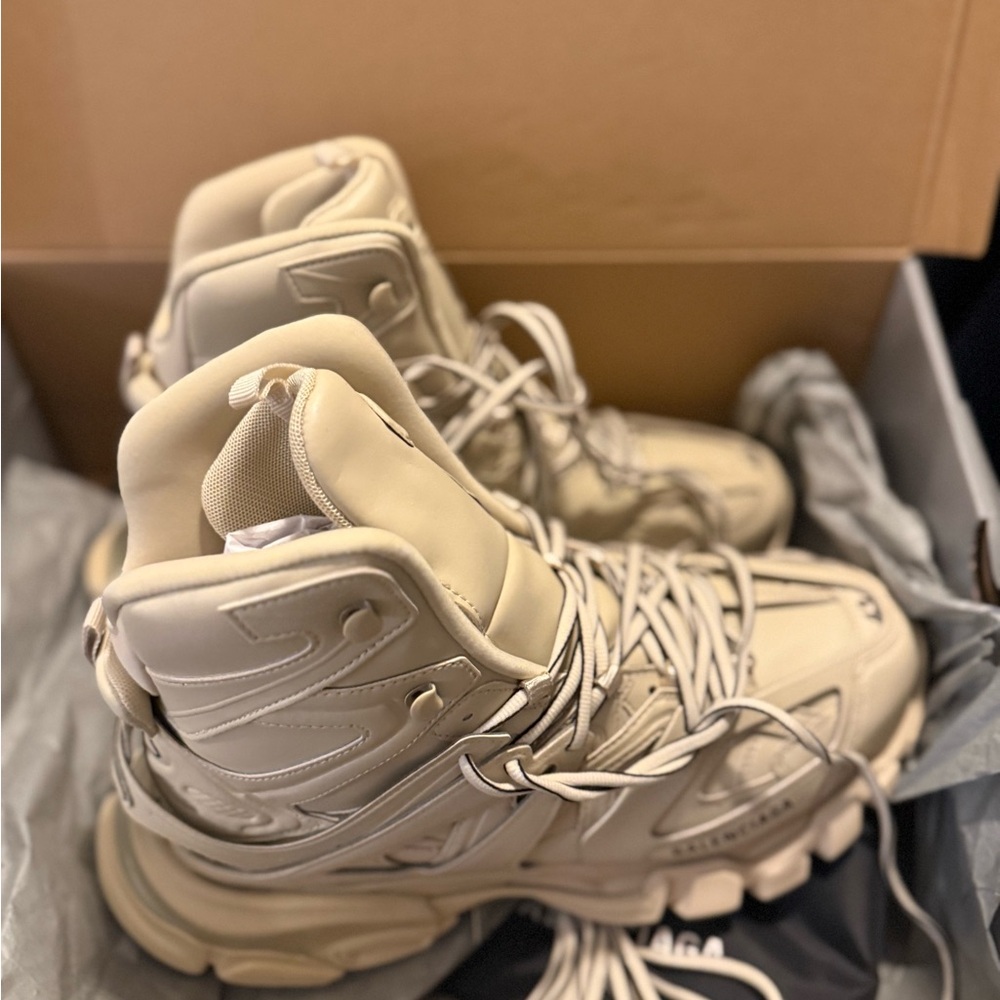 Balenciaga Cream Athletic Shoes size 43